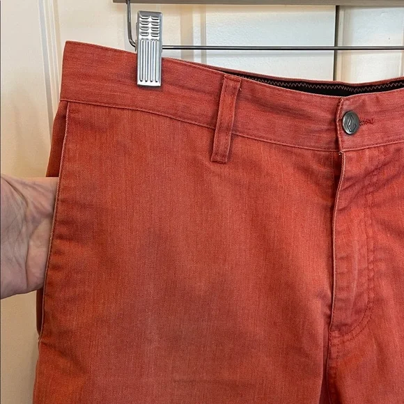 Volcom Rust Shorts 33 - Picture 3 of 12